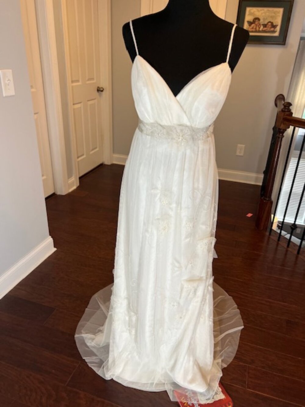 NWT Watters and Watters Bridal Gown Tulle Sleeveless V-neckline Ivory Size 10